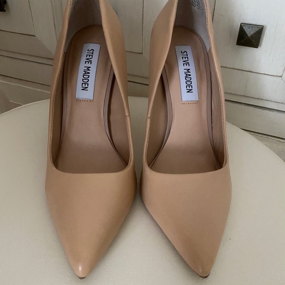 Steve Madden Nude Stiletto - Size 5.5 Brand New. Unworn. - Picture 2 of 14